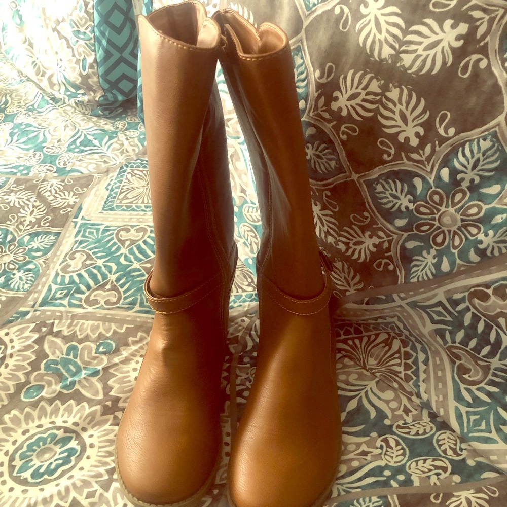 Girls boots